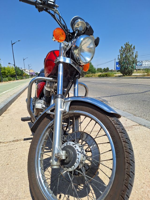 Suzuki GN250 - Moto clásica