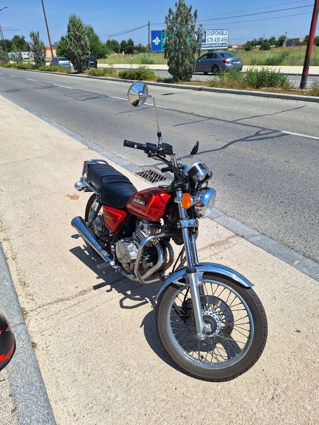 Suzuki GN250 - Moto clásica