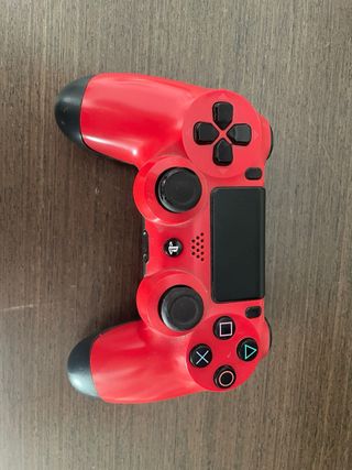 PS4 (PlayStation 4) 1TB - Blanca
Mando color rojo