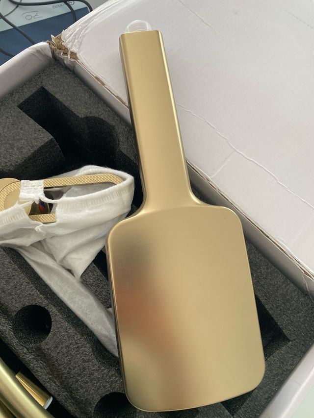 Grifo ducha dorado | Cabezal cascada