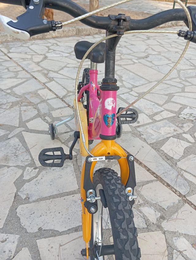 Bicicleta niña 16" con ruedines
