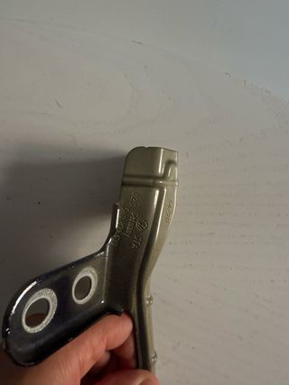 Bisagras capot y soporte aleta vw Golf 8