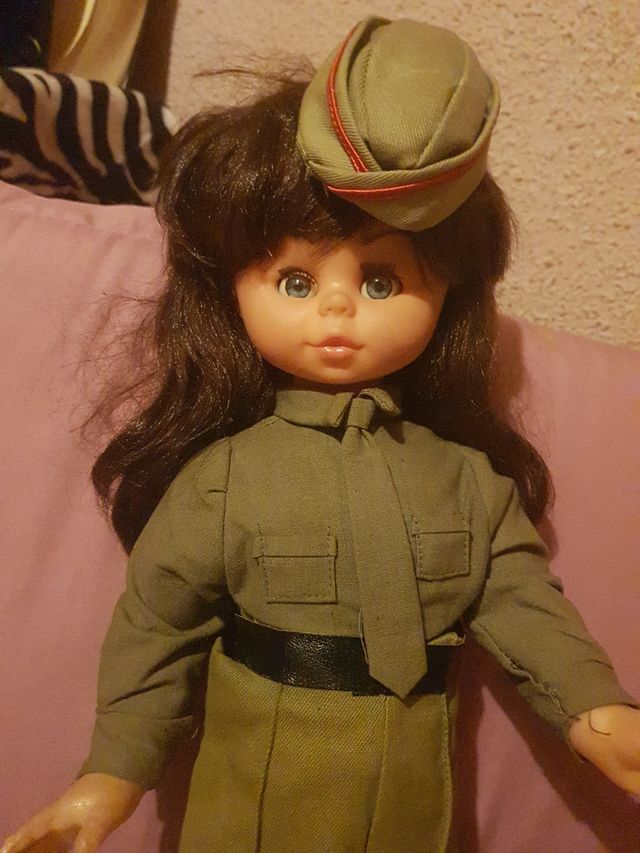 Muñeca militar vintage