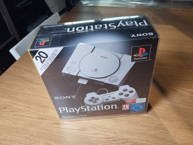 PlayStation Classic nueva con funda pet