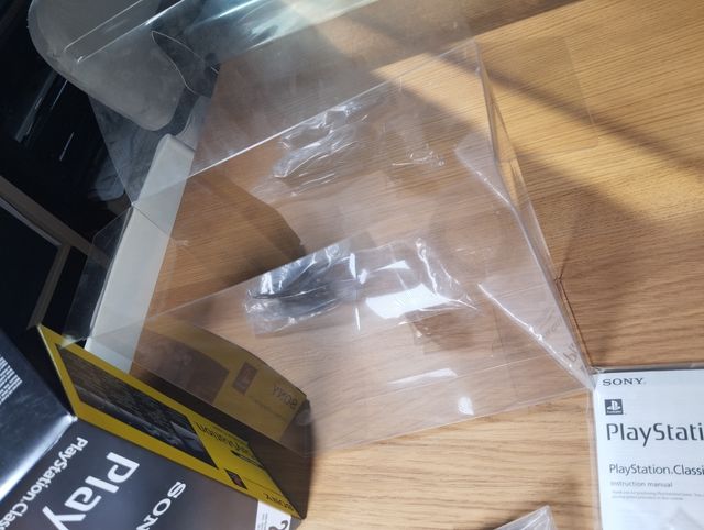 PlayStation Classic nueva con funda pet