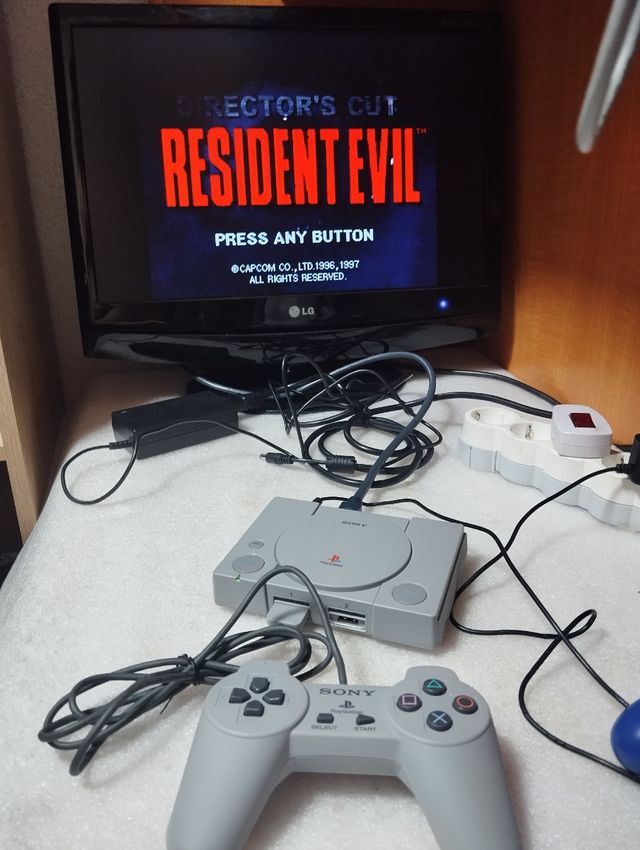 PlayStation Classic nueva con funda pet