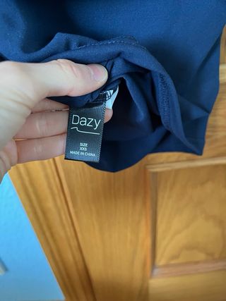 Top Dazy Cuello Barco Negro