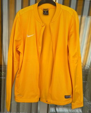 Nike Dri Fit
Authentic Football 