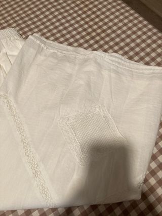 Falda blanca estilo ibicenco