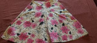 Jersey y falda estampados