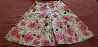 Jersey y falda estampados