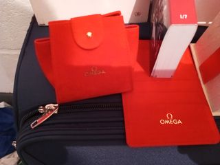 Omega: caja reloj - roja y blanca