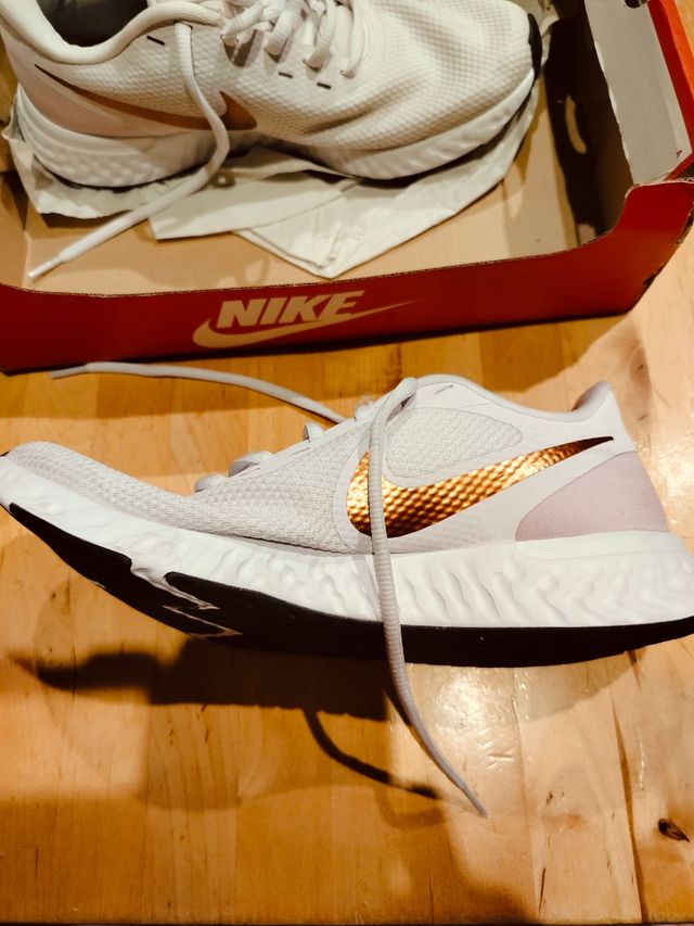 Zapatillas Nike Revolution 5 blancas