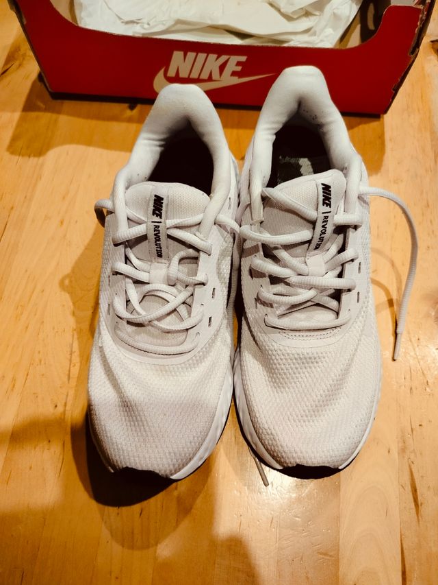 Zapatillas Nike Revolution 5 blancas