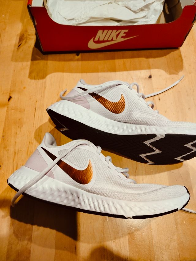 Zapatillas Nike Revolution 5 blancas