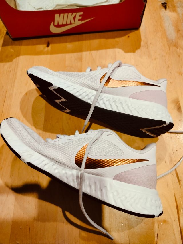 Zapatillas Nike Revolution 5 blancas