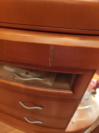 Vitrina madera maciza cristal curvada