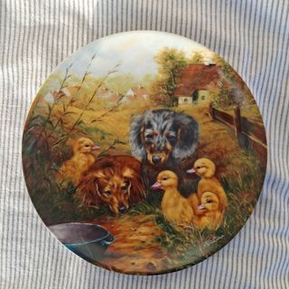 Plato vintage Dachshund