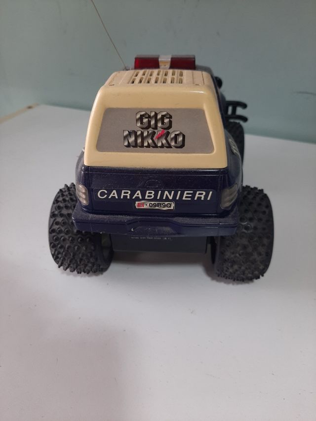 Macchina radiocomandata Carabinieri