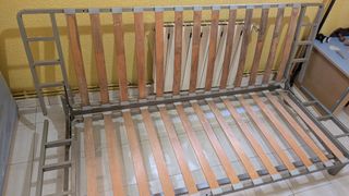 Sofá cama metálico madera