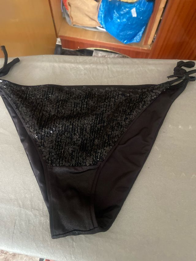 Braga baño  nueva Calzedonia negra
