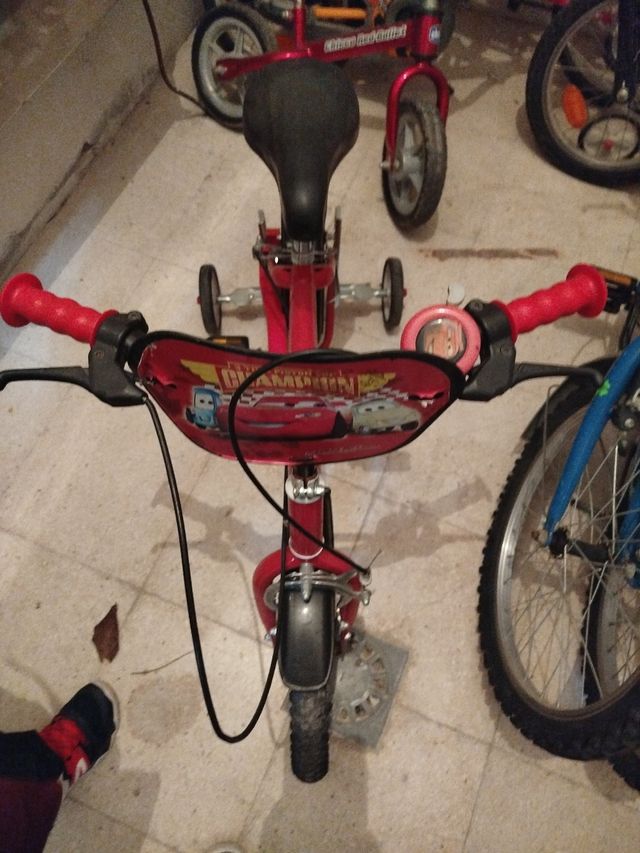 Bicicleta infantil Cars 12" roja