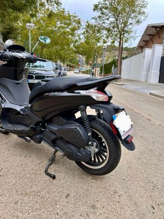 Piaggio Beverly 300cc - 9.200kms.