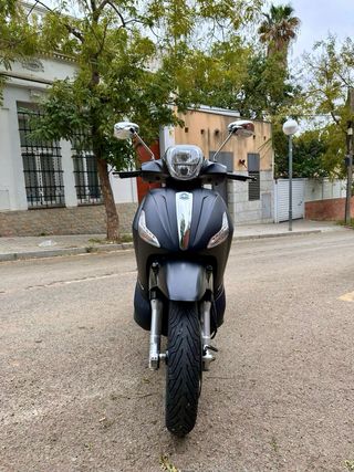 Piaggio Beverly 300cc - 9.200kms.
