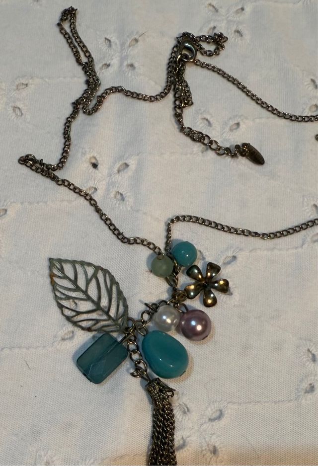 Lote de 4 collares y una pulsera