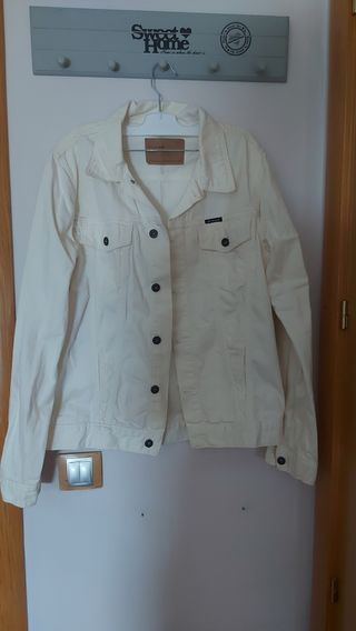 Cazadora vaquera Pull & Bear blanca