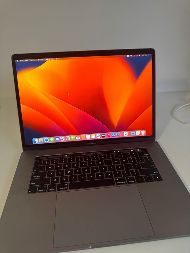 MacBook Pro 15.6" 2018 i7 512GB