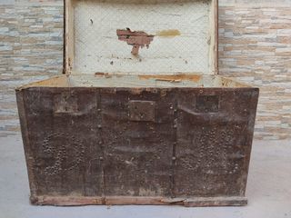 Baúl antiguo de madera