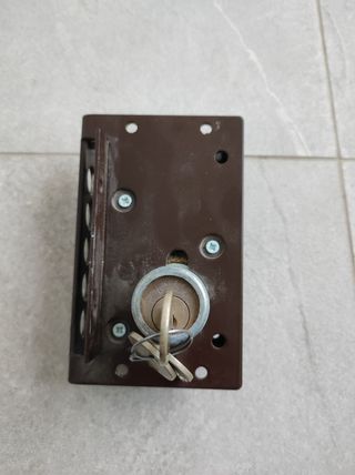 Cerradura JIS 3010400 Marrón