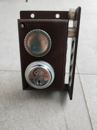 Cerradura JIS 3010400 Marrón