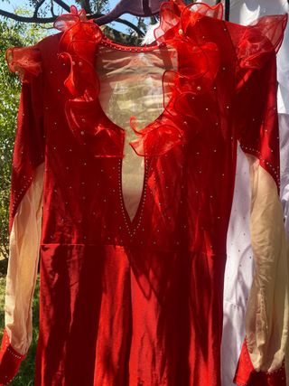 Trajes baile: mono rojo & blanco