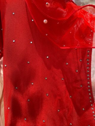 Trajes baile: mono rojo & blanco