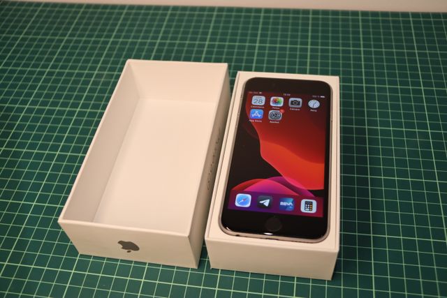 iPhone 6S 64GB Gris con funda y protectores