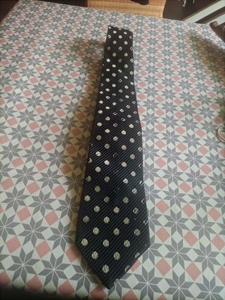 Corbata Loewe - lunares blanco y negro