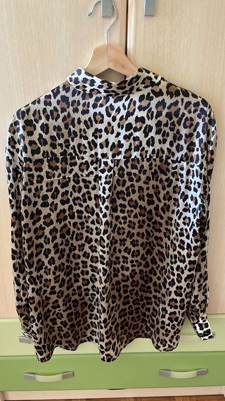 Blusa Zara leopardo satinada