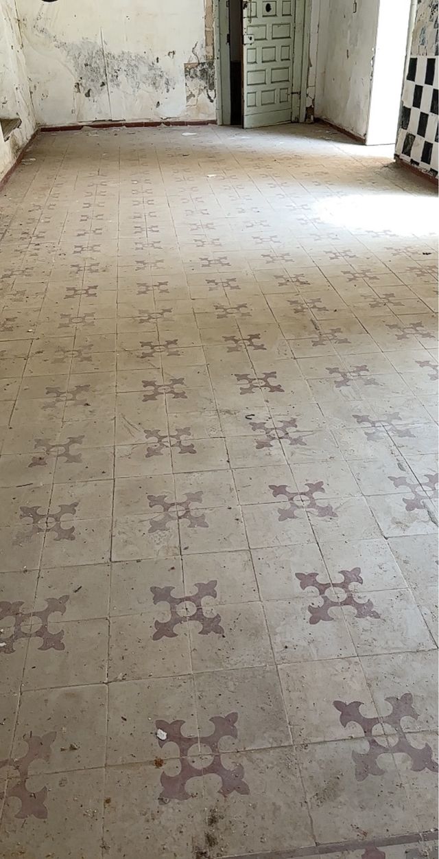 Suelo hidráulico antiguo