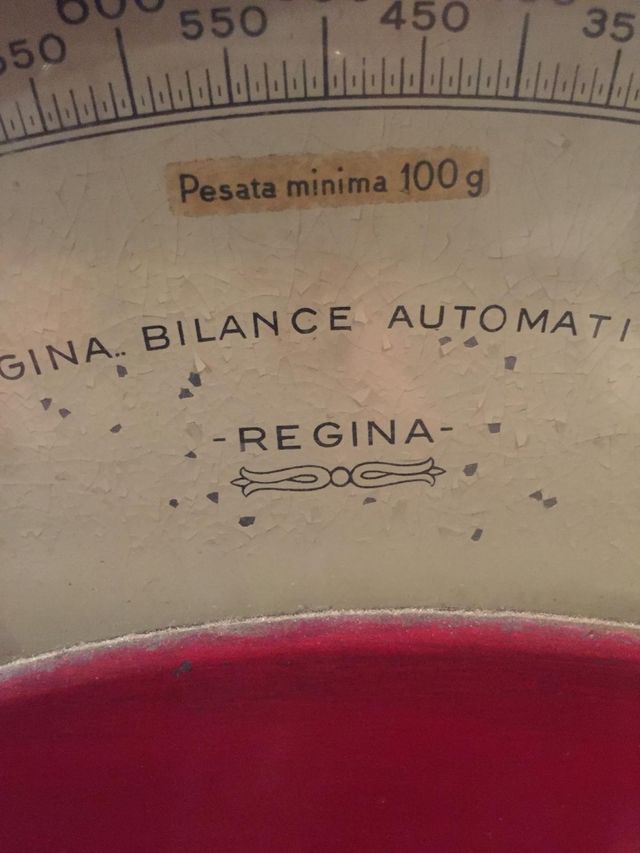 Bilancia Regina vintage rossa