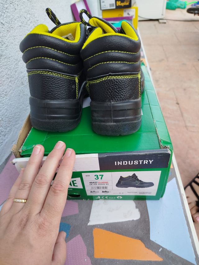 Zapatos seguridad ISSALINE negros