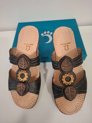 Sandalias planas cuero  nuevas
