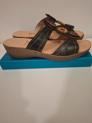 Sandalias planas cuero  nuevas