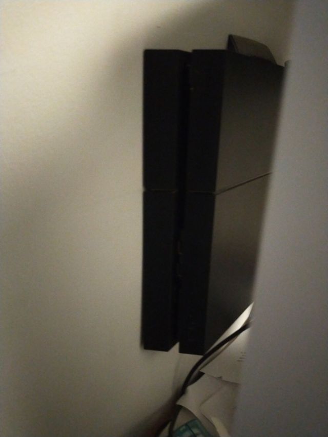 PS4 (PlayStation 4) - consola negra