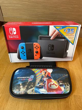 Nintendo Switch + Funda Mario Kart