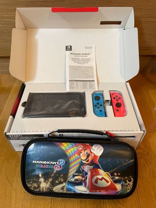 Nintendo Switch + Funda Mario Kart