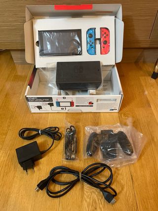 Nintendo Switch + Funda Mario Kart