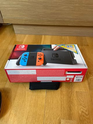 Nintendo Switch + Funda Mario Kart