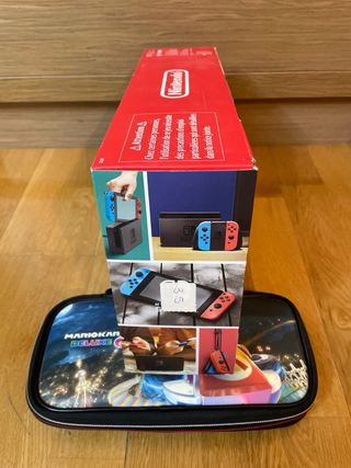 Nintendo Switch + Funda Mario Kart